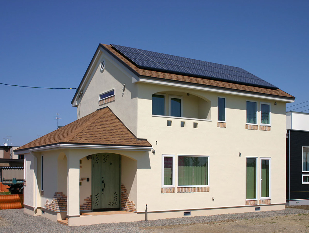 太陽光発電付き 家事ラクな南欧スタイルの家 Works 髙坂ホーム